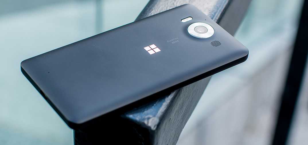 Флагманский смартфон от Microsoft ждали очень давно – предыдущая флагманская модель, выпущенная еще под брендом Nokia, появилась на прилавках почти полтора года назад – в июле 2014-го года А если брать в расчет наиболее близкую по диагонали и позициониров